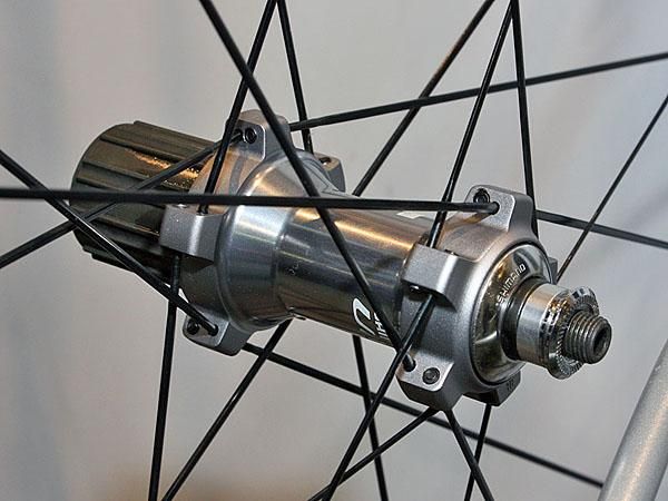 The Ultegra hub will use a steel freehub body instead of the titanium one of Dura-Ace. Bearings are still loose packed, adjustable, and angular contact for high lateral load capacity and easy servicing.