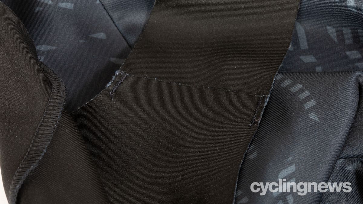 Pearl Izumi PRO bib short detail of stitching on the front of the straps