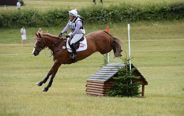 And here’s Gemma Tattersall riding Chilli Knight with one…
