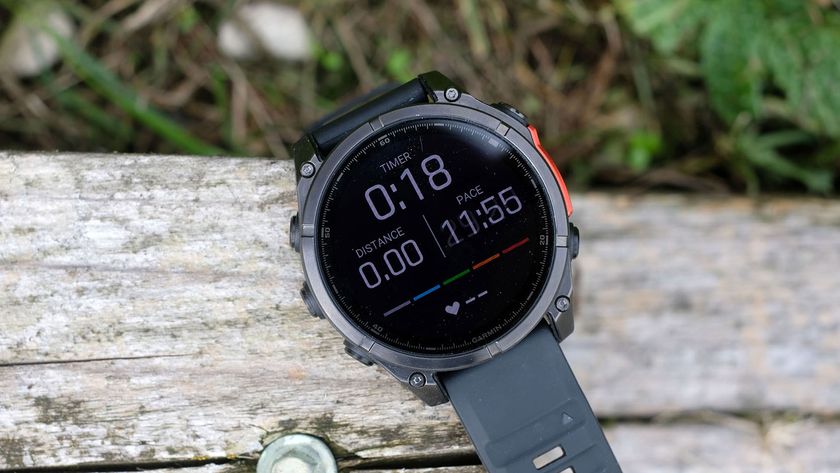 a close-up picture of our reviewer&#039;s real-time running stats in his Garmin Fenix 8 