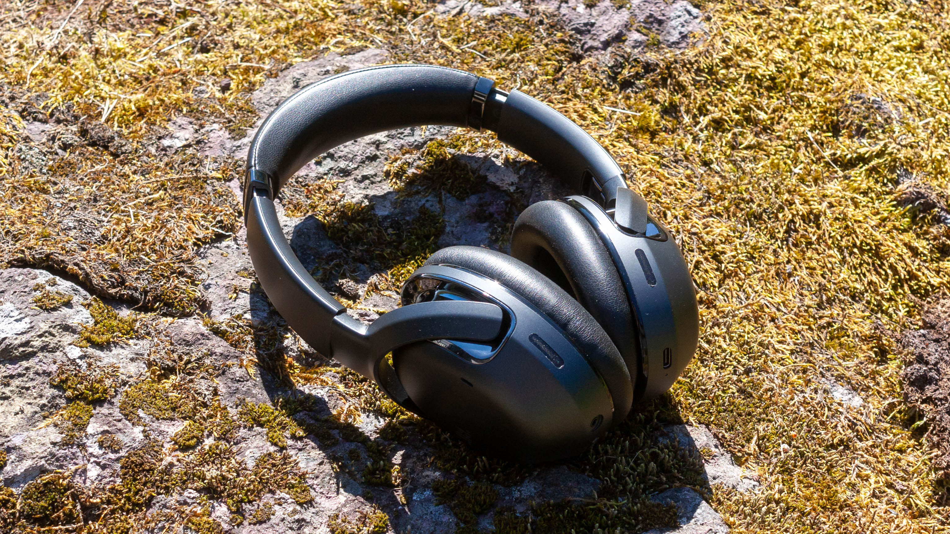 JBL Tour One