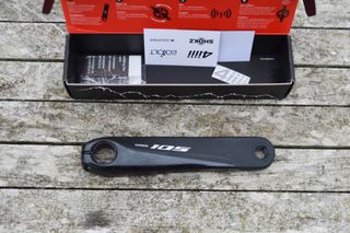 Images shows 4iiii's Precision 3.0 105 R7000 single-sided power meter.