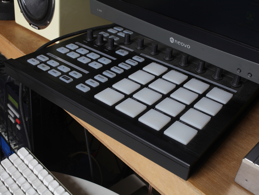 Native Instruments Maschine