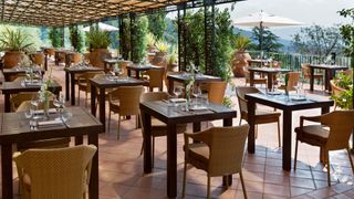 La Veranda restaurant offers Italian dishes and international cuisine