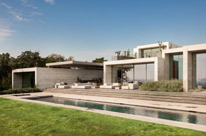 Hero exterior of Austin house by Studio DuBois and Elizabeth Stanley Design