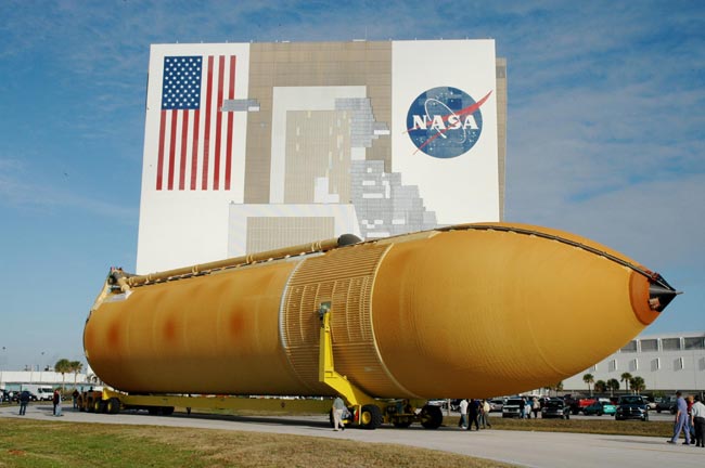 NASA Delivers Next Fuel Tank for Shuttle