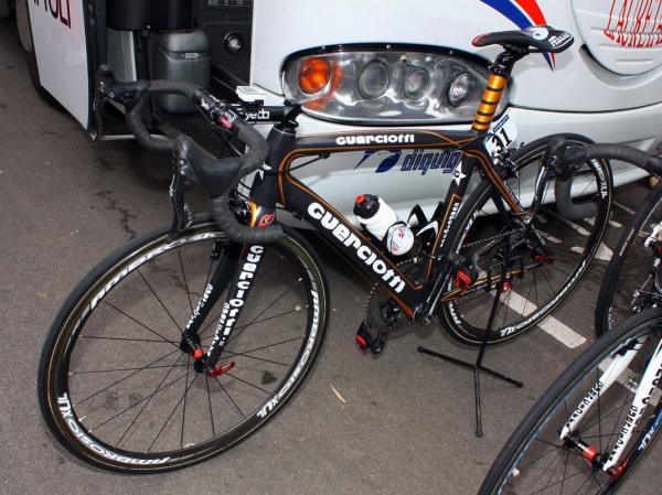 Guerciotti provided Androni Giocattoli-Diquigiovanni captain Michele Scarponi with this black-and-gold machine for this year's Giro d'Italia.