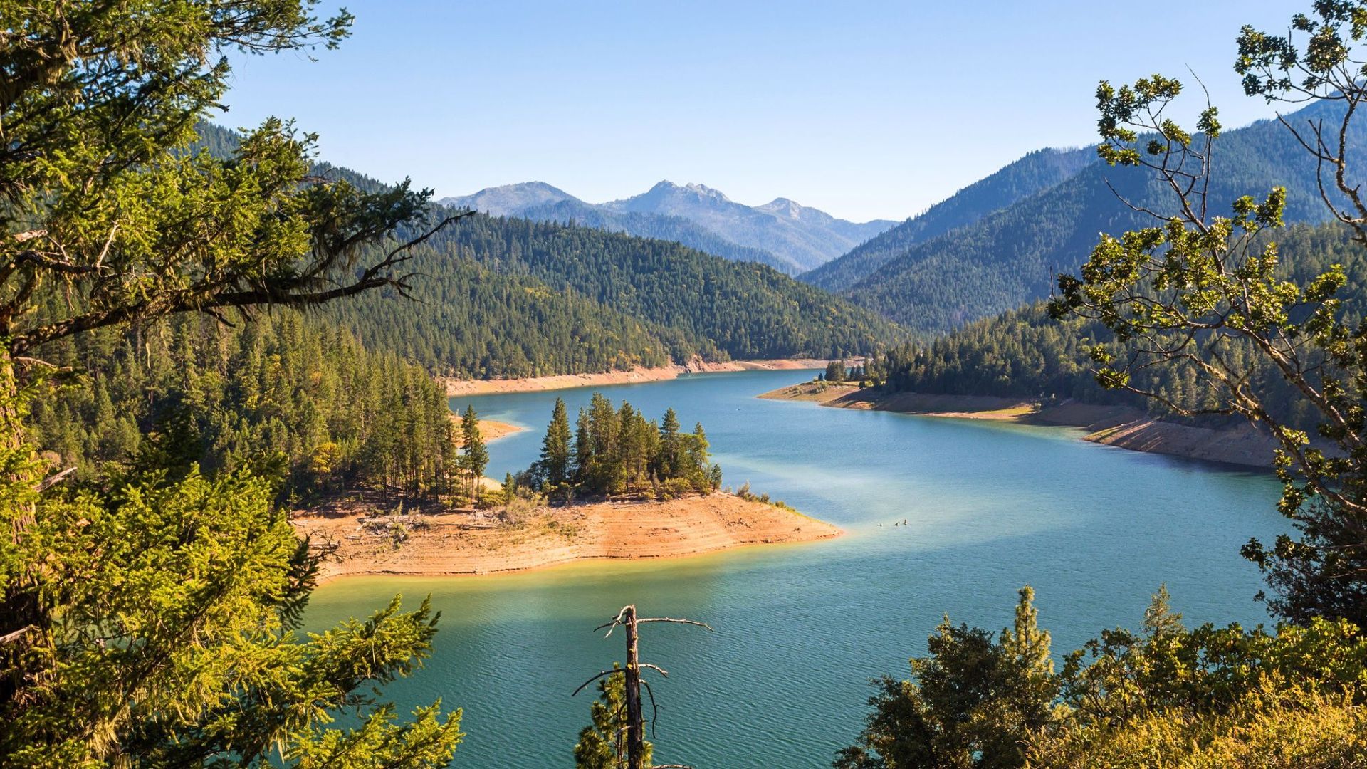 Applegate lake in Oregon, USA, in summer golden hour