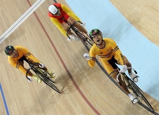 Malaysia's Azizulhasni Awang and Josiah Ng finished 1-2 in the men's keirin.