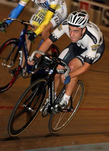 Jake Hansen took second in the men's omnium scratch race.
