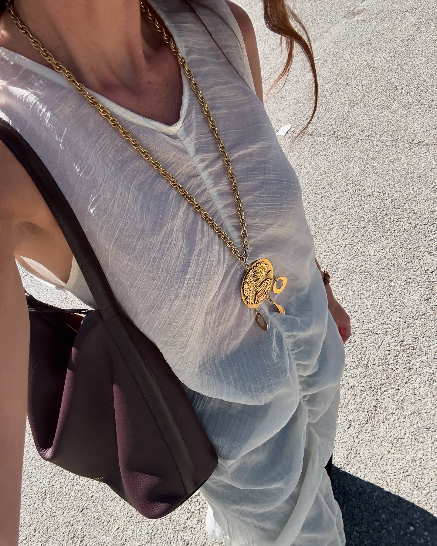Best Long Necklace: @Jen_Wonders wears a long gold necklace