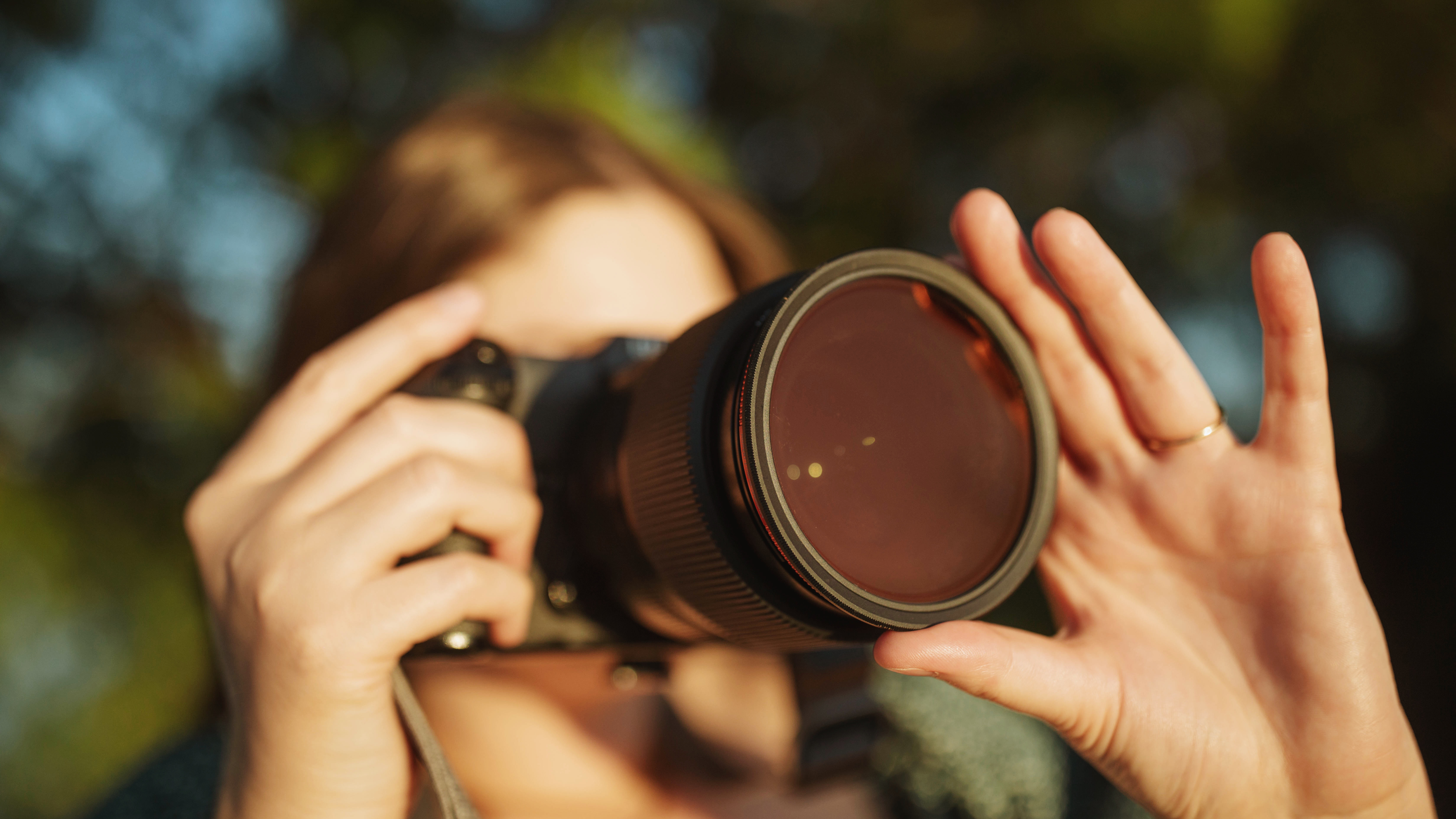 The Moment CineBloom VND in use on a camera lens