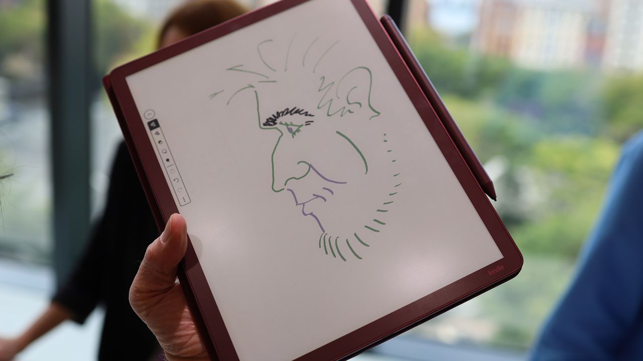 Amazon Kindle Scribe Colorsoft hands on