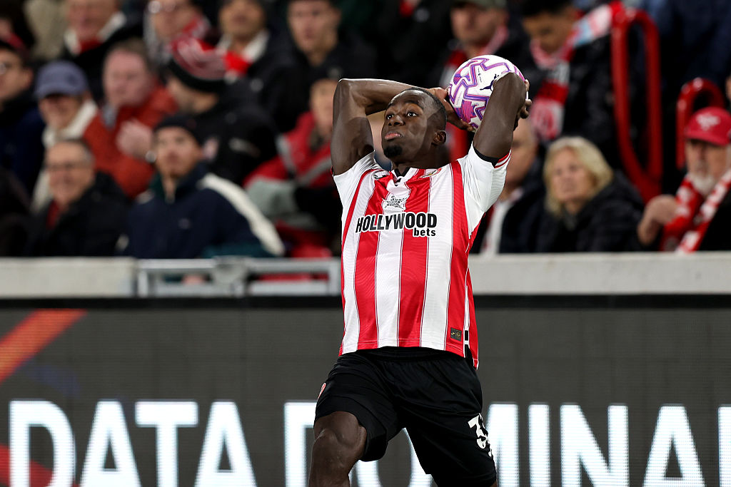 BRENTFORD, ENGLAND - OCTOBER 25: Michael Kayode of Brentford takes a long throw into the Liverpool penalty area during the Premier League match between Brentford and Liverpool at Gtech Community Stadium on October 25, 2025 in Brentford, England. (Photo by Mark Leech/Offside/Offside via Getty Images)