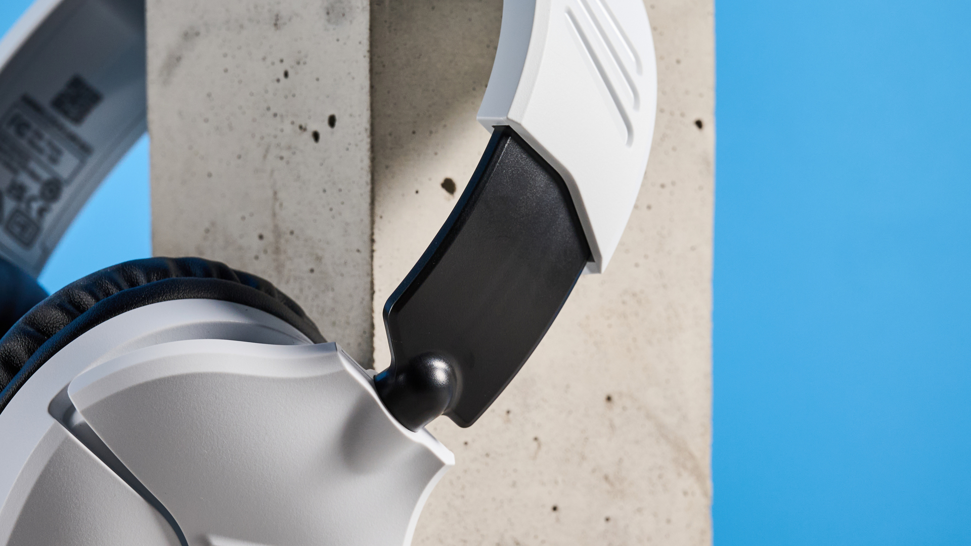 A white Turtle Beach Recon 70 wired gaming headset for Nintendo Switch