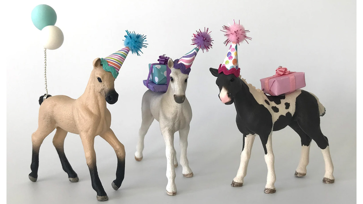 Foals ready for a party horse cake topper