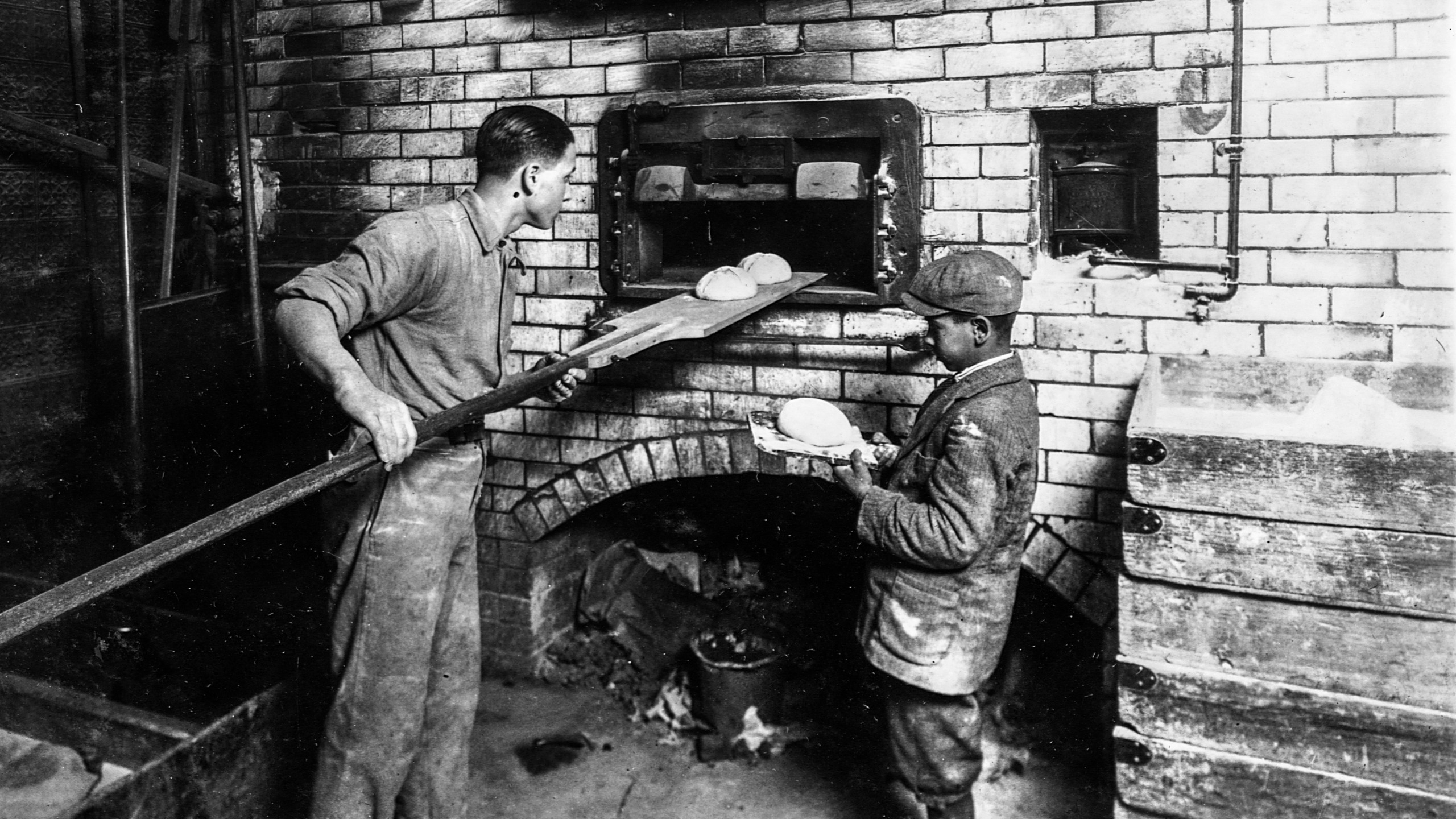 Child workers photographed by Lewis Hine