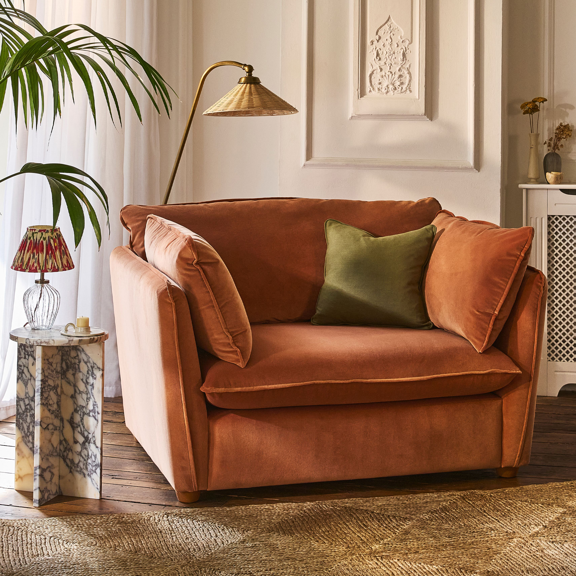 Darlings of Chelsea, Bloomsbury Loveseat