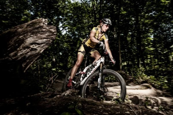 Abby Strigel (HoneyStinger/Bontrager)