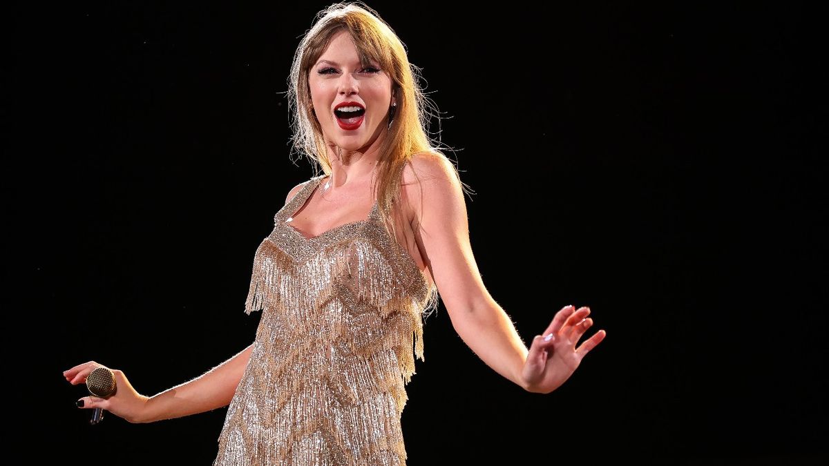 Taylor Swift performs onstage during the &quot;Taylor Swift | The Eras Tour&quot; at Foro Sol on August 24, 2023 in Mexico City, Mexico.