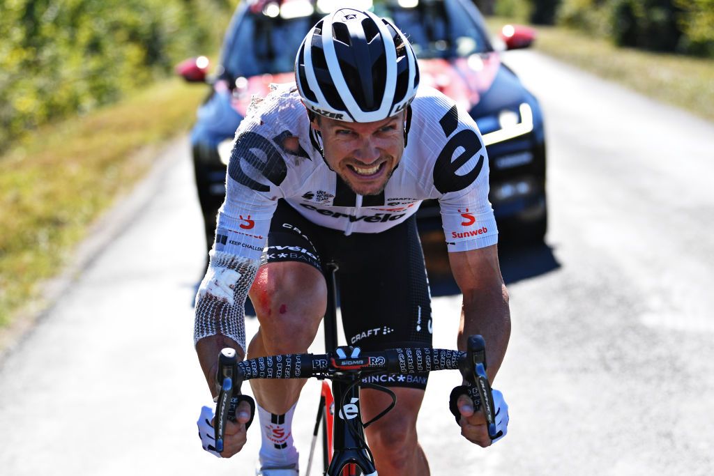 SAINTMARTINDERE FRANCE SEPTEMBER 08 Nicholas Roche of Ireland and Team Sunweb Crash Injury during the 107th Tour de France 2020 Stage 10 a 1685km stage from ile dOleron Le Chateau dOleron to ile de Re Saint Martin de Re TDF2020 LeTour on September 08 2020 in Saint Martin de Re France Photo by Tim de WaeleGetty Images