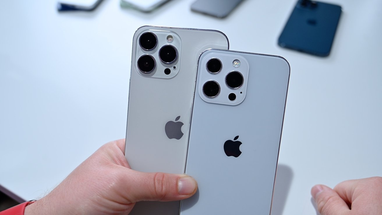 iPhone 12 vs iPhone 13 dummy