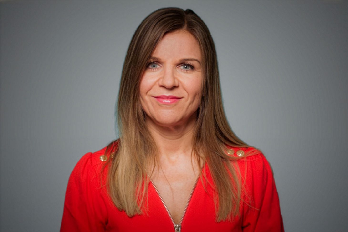 A portrait image of Julia Cox