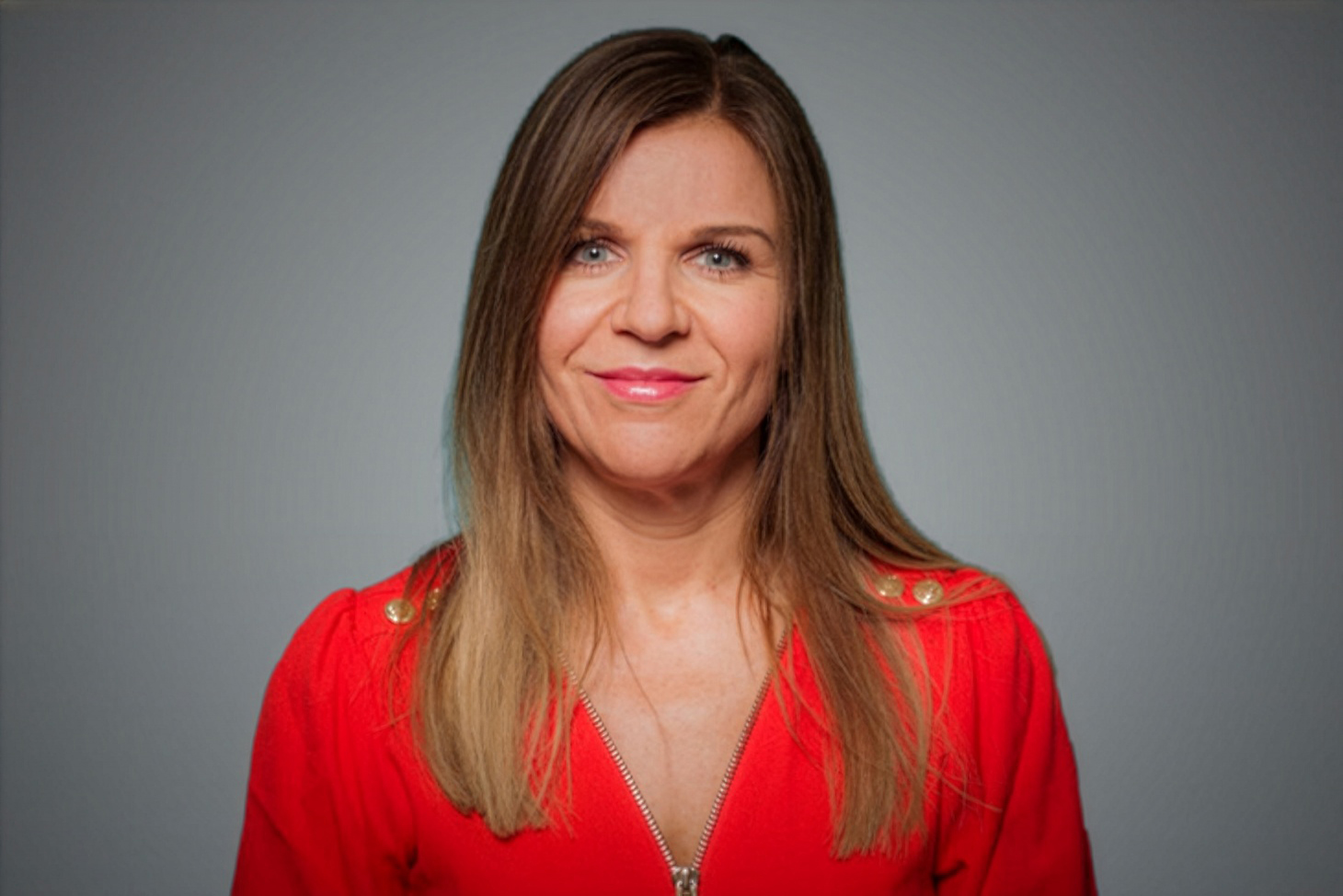 A portrait image of Julia Cox