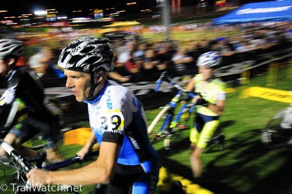 Carl Decker (Giant) running the barriers.