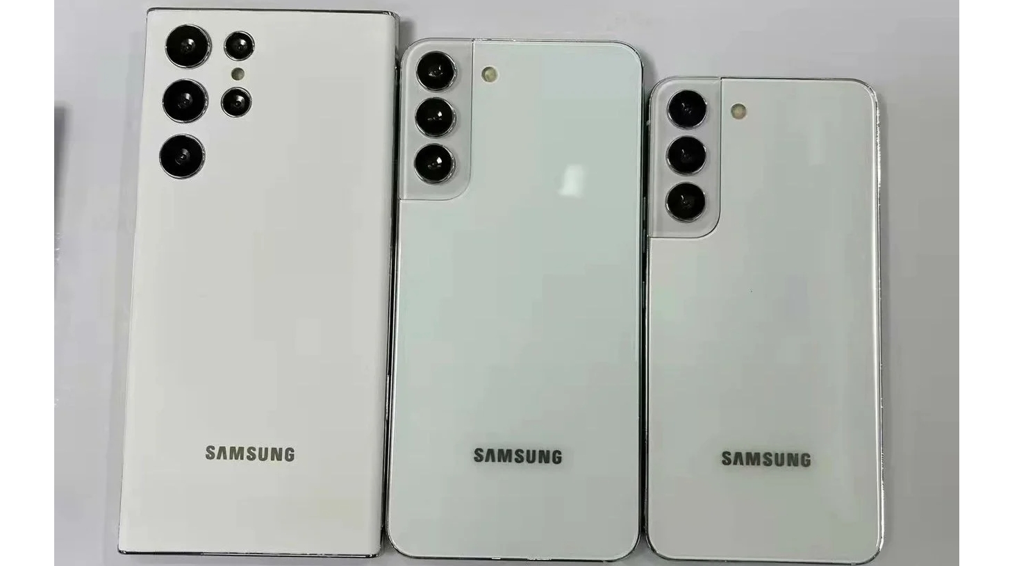 A leaked photo showing the Samsung Galaxy S22 range