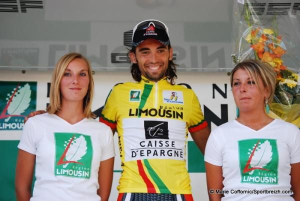 Mathieu Perget (Caisse d'Epargne) on the podium as overall leader after stage three.