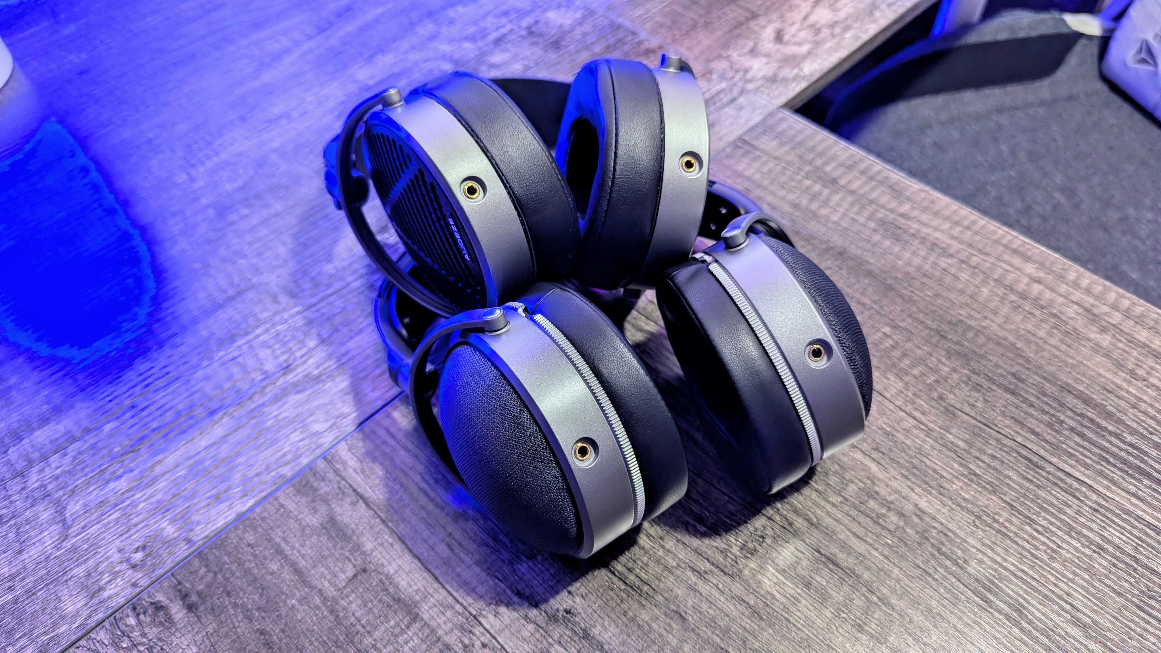 Image of the Audeze LCD-S20 wired headphones.