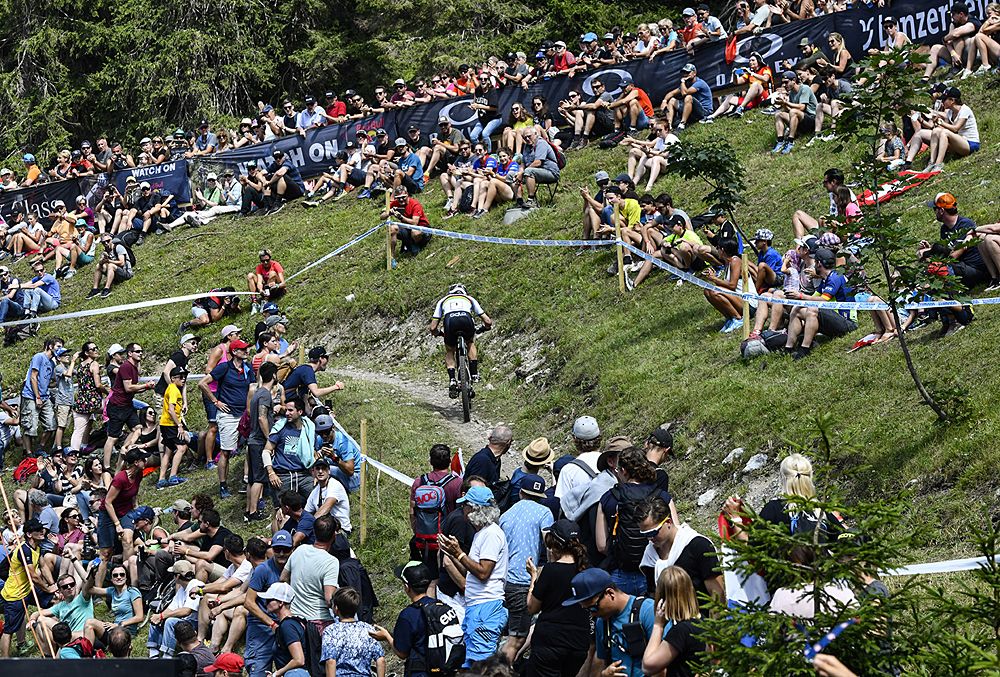 Nino Schurter (Scott-SRAM MTB Racing) chasing alone on the final lap