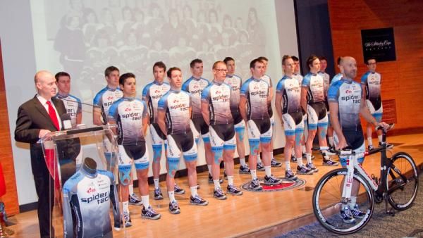 Svein Tuft and his TT bike at the presentation.