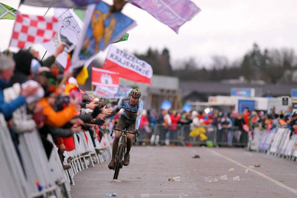 Aerts comes in for third