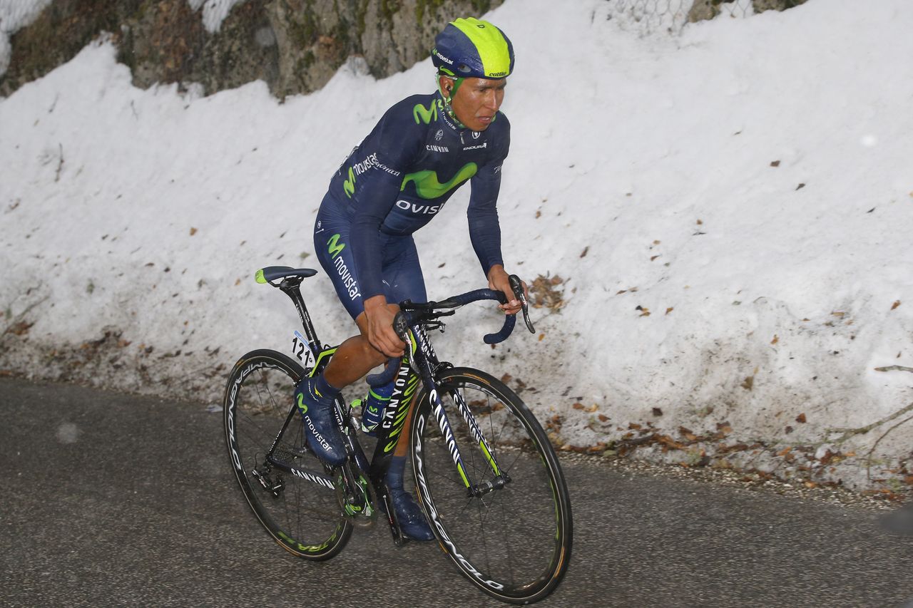 Nairo Quintana attacks alone