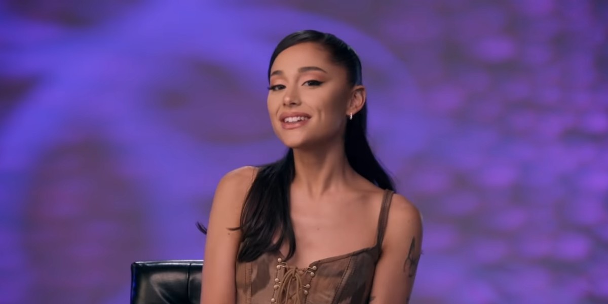 ariana grande promoting the voice