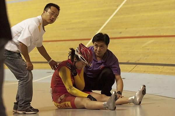 Shuang Go (China) broke her collarbone in a nasty fall during her sprint semi-final against Victoria Pendleton (Great Britian).