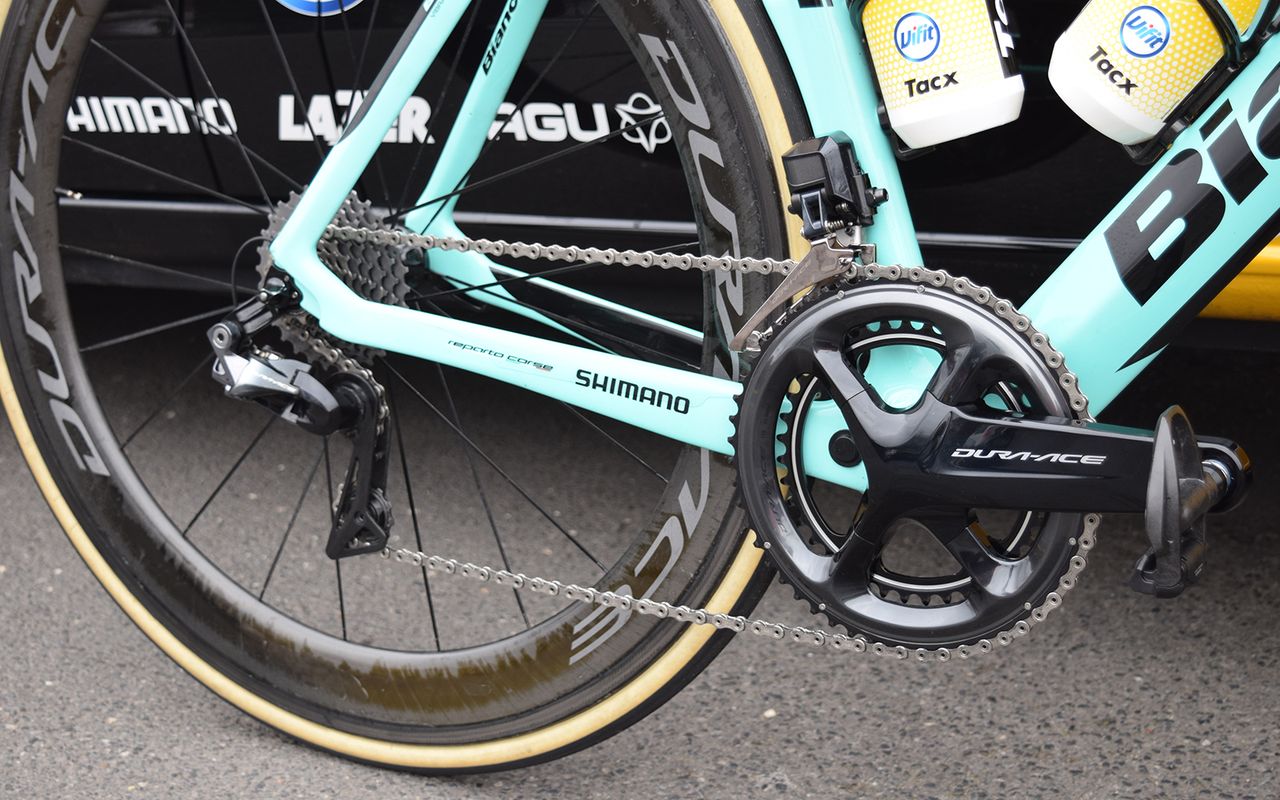 Team Jumbo-Visma run full Shimano Dura-Ace R9150 drivetrains with matching Dura-Ace R9100 series wheels