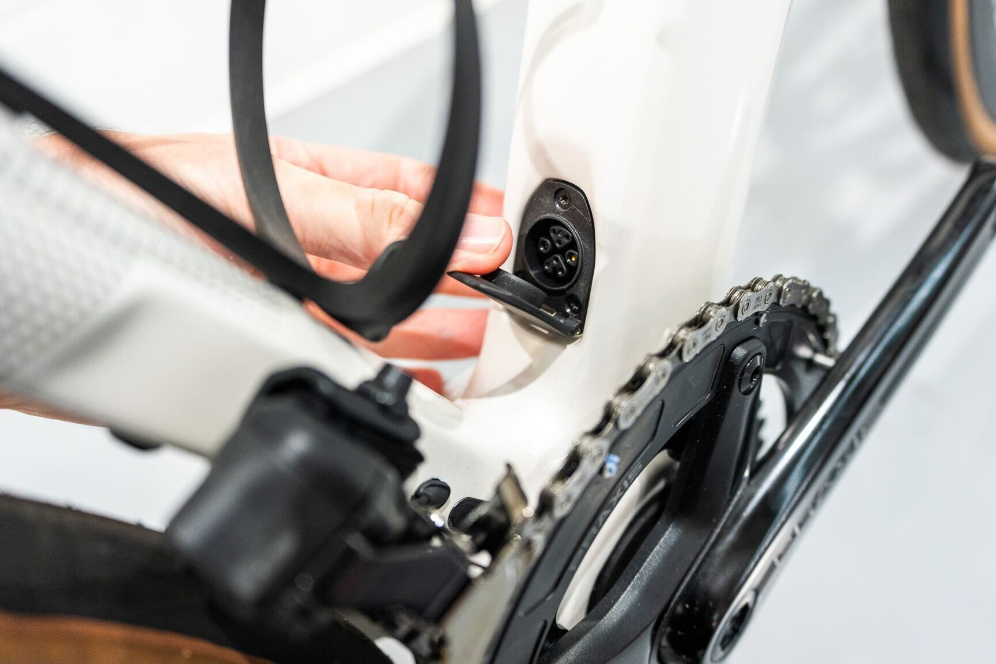 Detail of the Canyon Endurace:ONfly e-bike