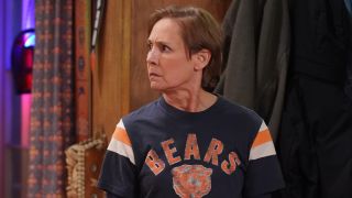 jackie angry in chicago bears shirt on The Conners
