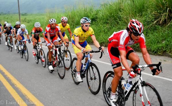 GW Shimano working together on stage 10