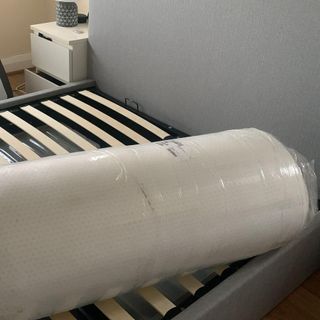 Testing the Emma Thermosync Mattress at home during the unboxing stage