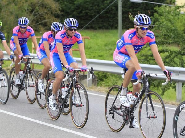 The Lampre team control the peloton