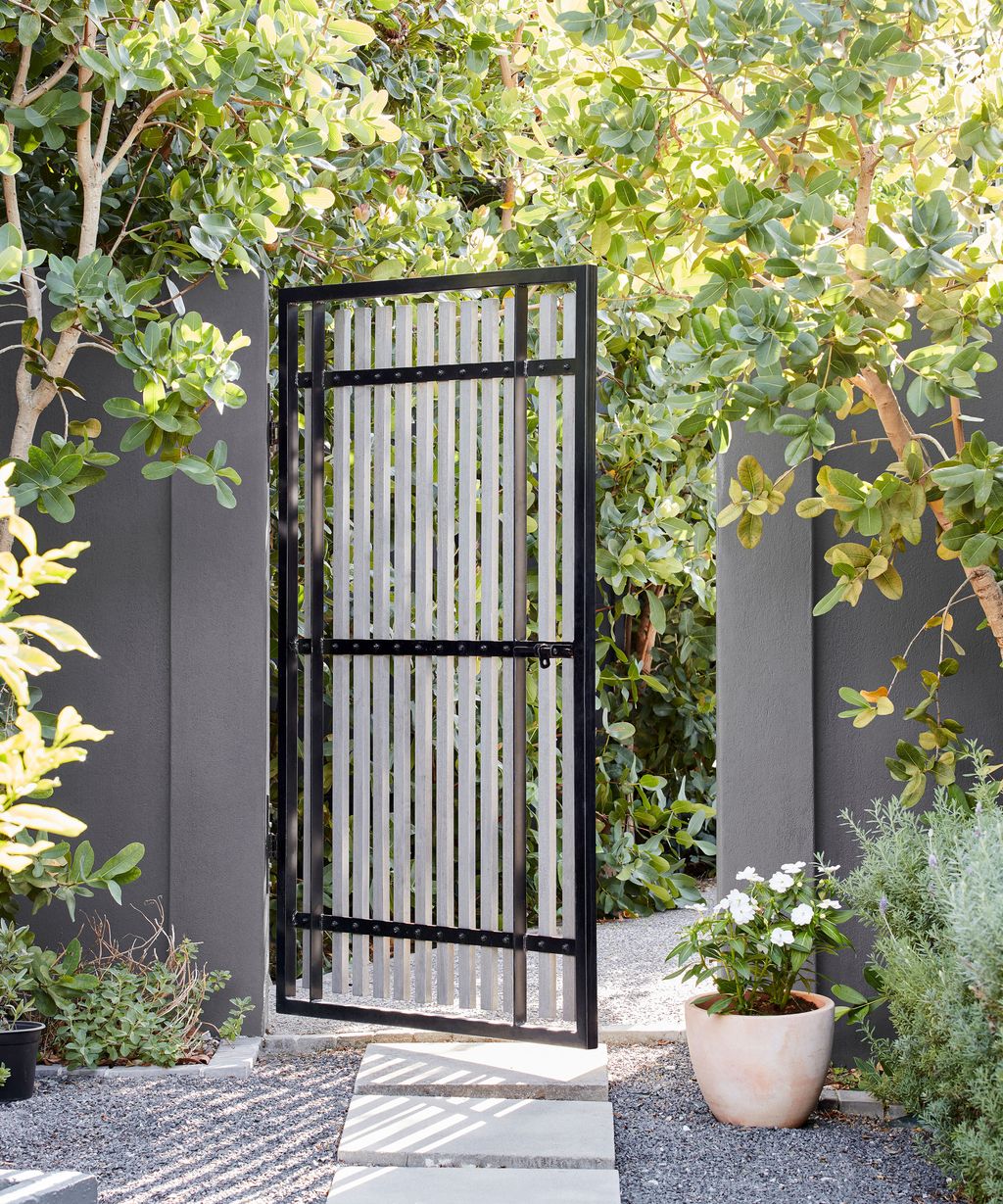 Garden wall paint ideas 10 ways to add standout color outdoors Homes