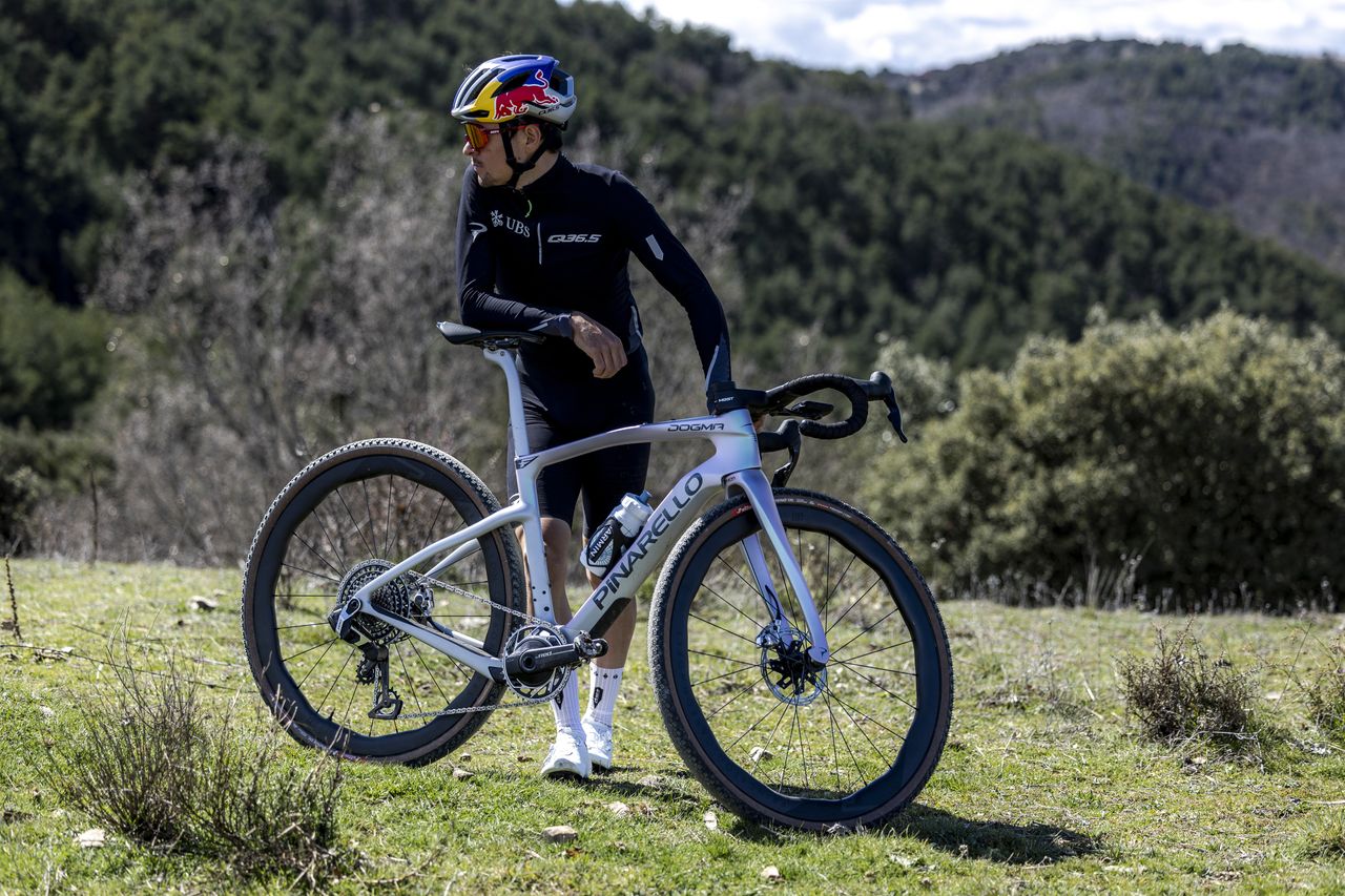 Tom Pidcock with a Pinarello Dogma F