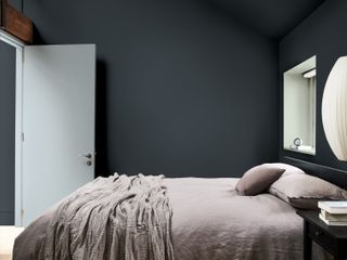 Black bedroom ideas