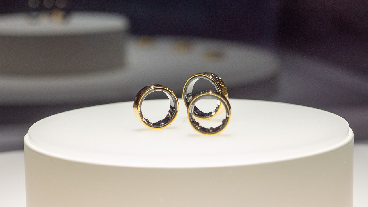 Eyes on with the Motorola Galaxy Ring at MWC 2024