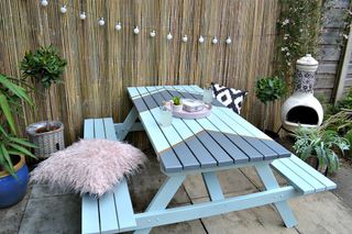 Garden upcycle idea with painted outdoor table