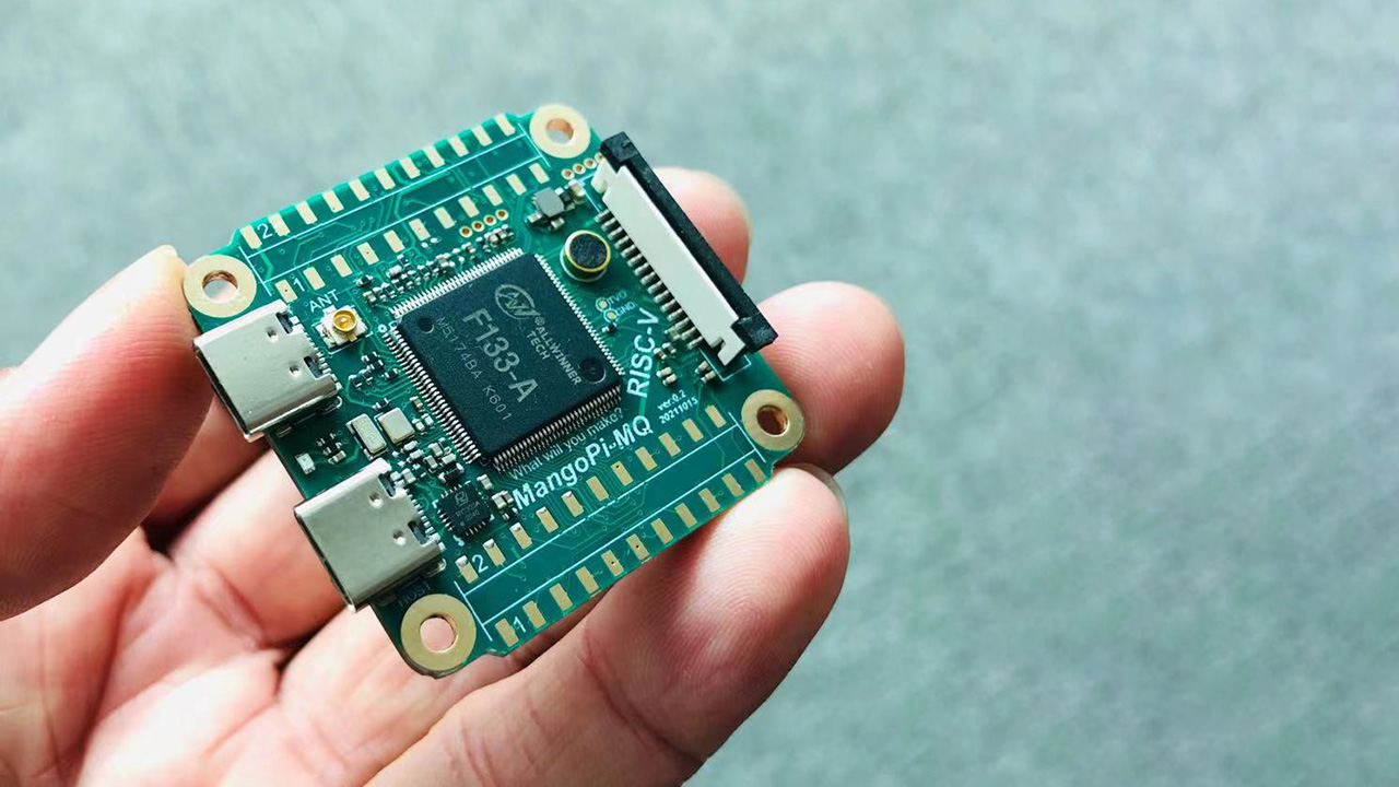 MangoPi's tiny D1s board